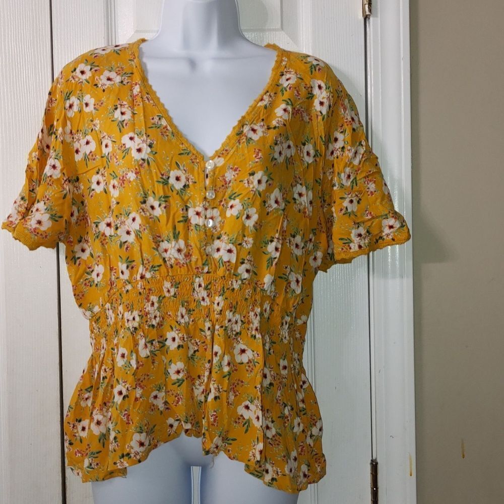 Full Circle Trends with Love yellow floral print top Sz 1X